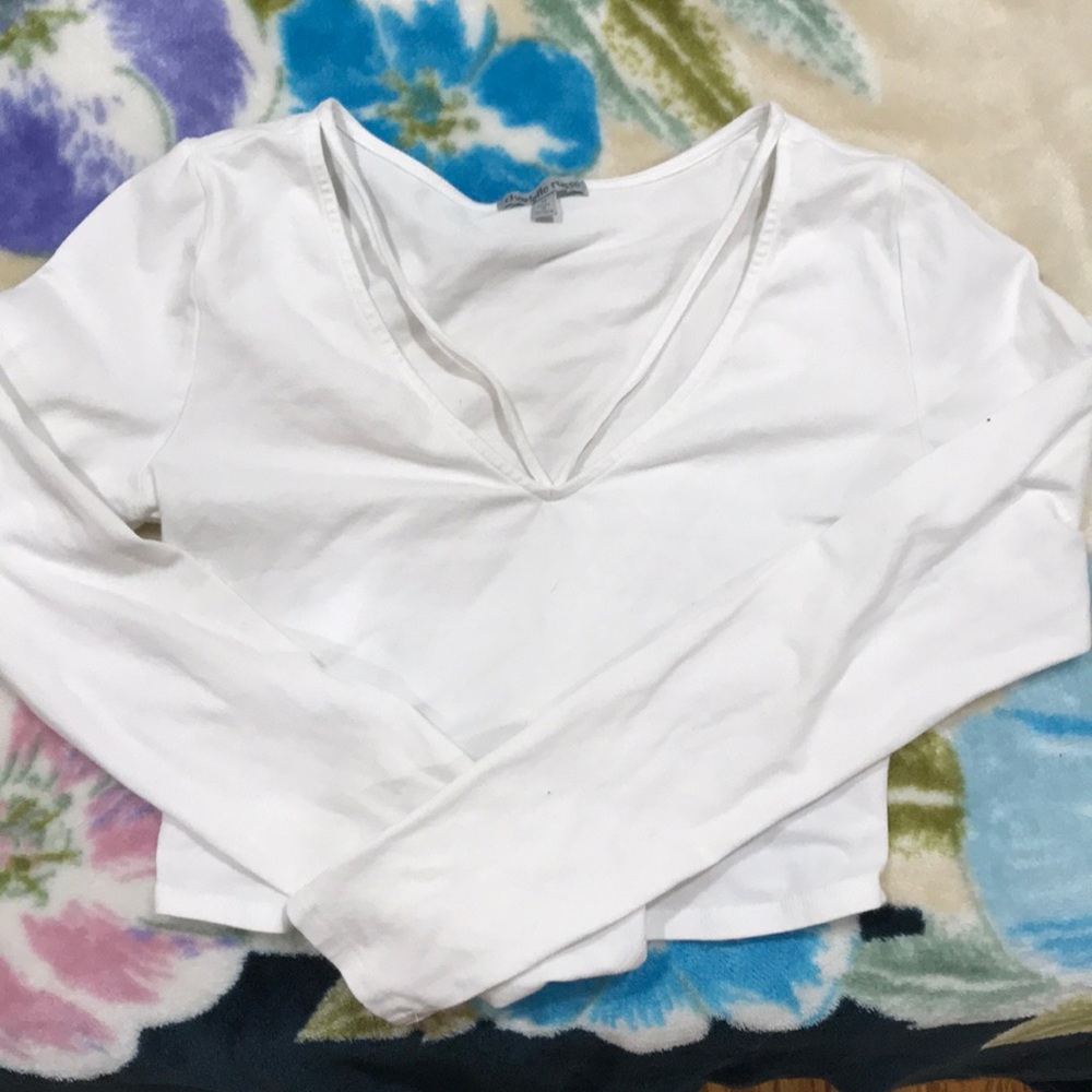white long sleeve crop top